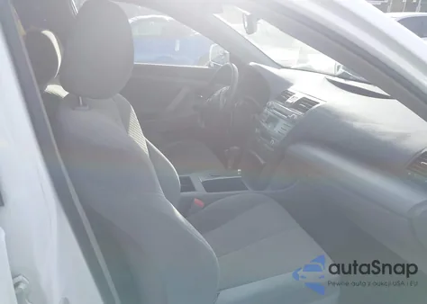 2008 Toyota Camry Hybrid z USA, uszkodzony, nr VIN 4T1BB46KX8U049631